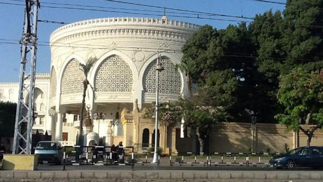 اصابة امرأة في انفجار قنبلة قرب قصر رئاسي في القاهرة